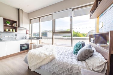 1 bed studio, Calton Road, Holyrood, Edinburgh, EH88DP - Image 6